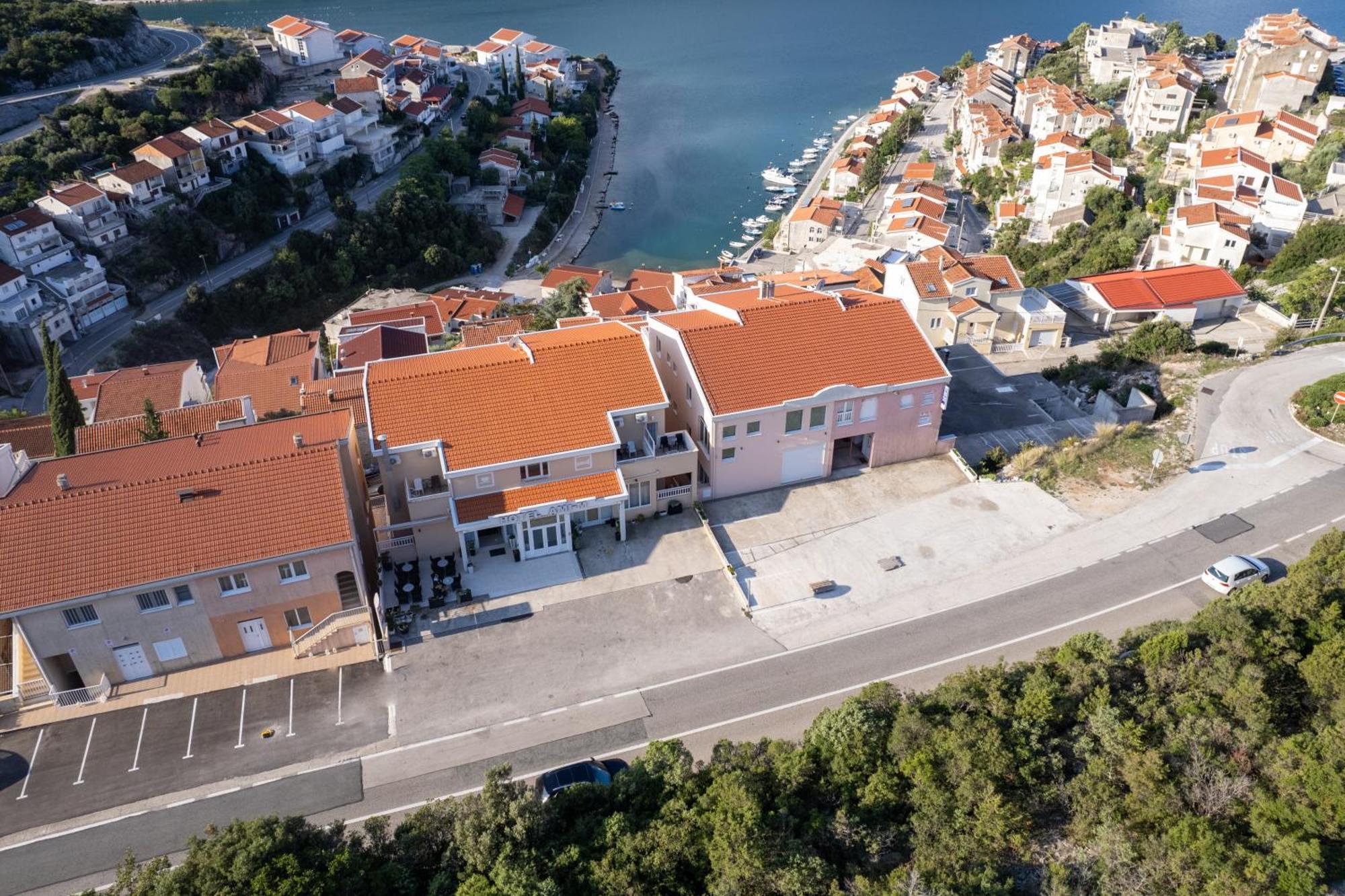 Hotel Ami - M Neum Kültér fotó